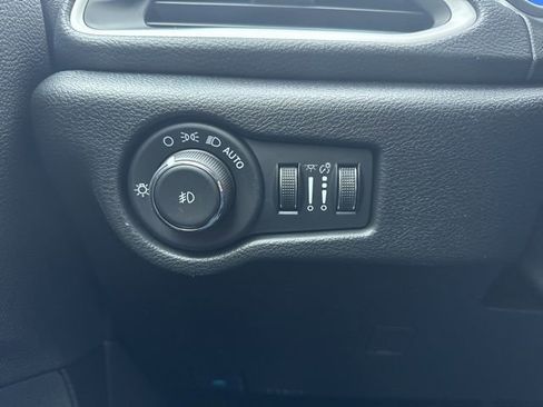 New 2026 Chrysler Pacifica Select image 11