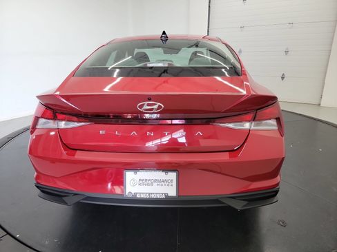 Used 2023 Hyundai Elantra SEL w/ Convenience Package FWD image 8