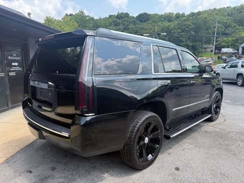 Used 2015 GMC Yukon Denali w/ Premium Package AWD/4WD image 2