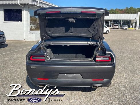 Used 2019 Dodge Challenger SXT w/ Plus Package image 14