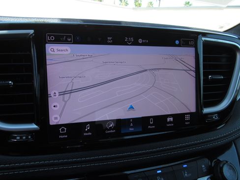 Used 2025 Chrysler Pacifica Limited FWD image 22