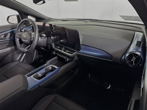 New 2026 Chevrolet Equinox EV LT image 22