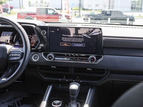 Used 2024 Chevrolet Colorado Trail Boss w/ Technology Package image 12