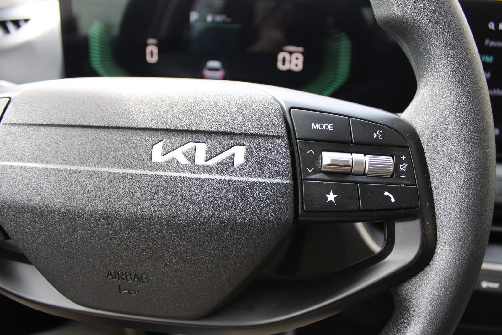 Used 2025 Kia K4 FWD image 17