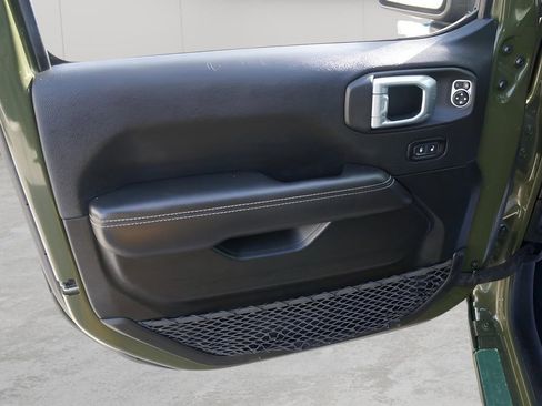 Used 2023 Jeep Wrangler Sahara image 15