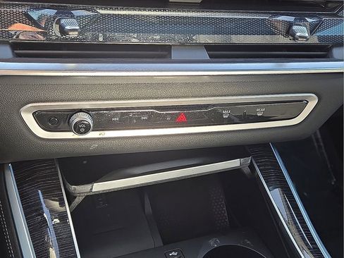 Used 2026 BMW X5 sDrive40i image 25