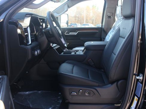New 2026 GMC Sierra 2500 Denali w/ Denali Reserve Package image 13