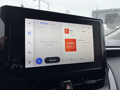 Used 2023 Toyota Corolla Cross LE image 30