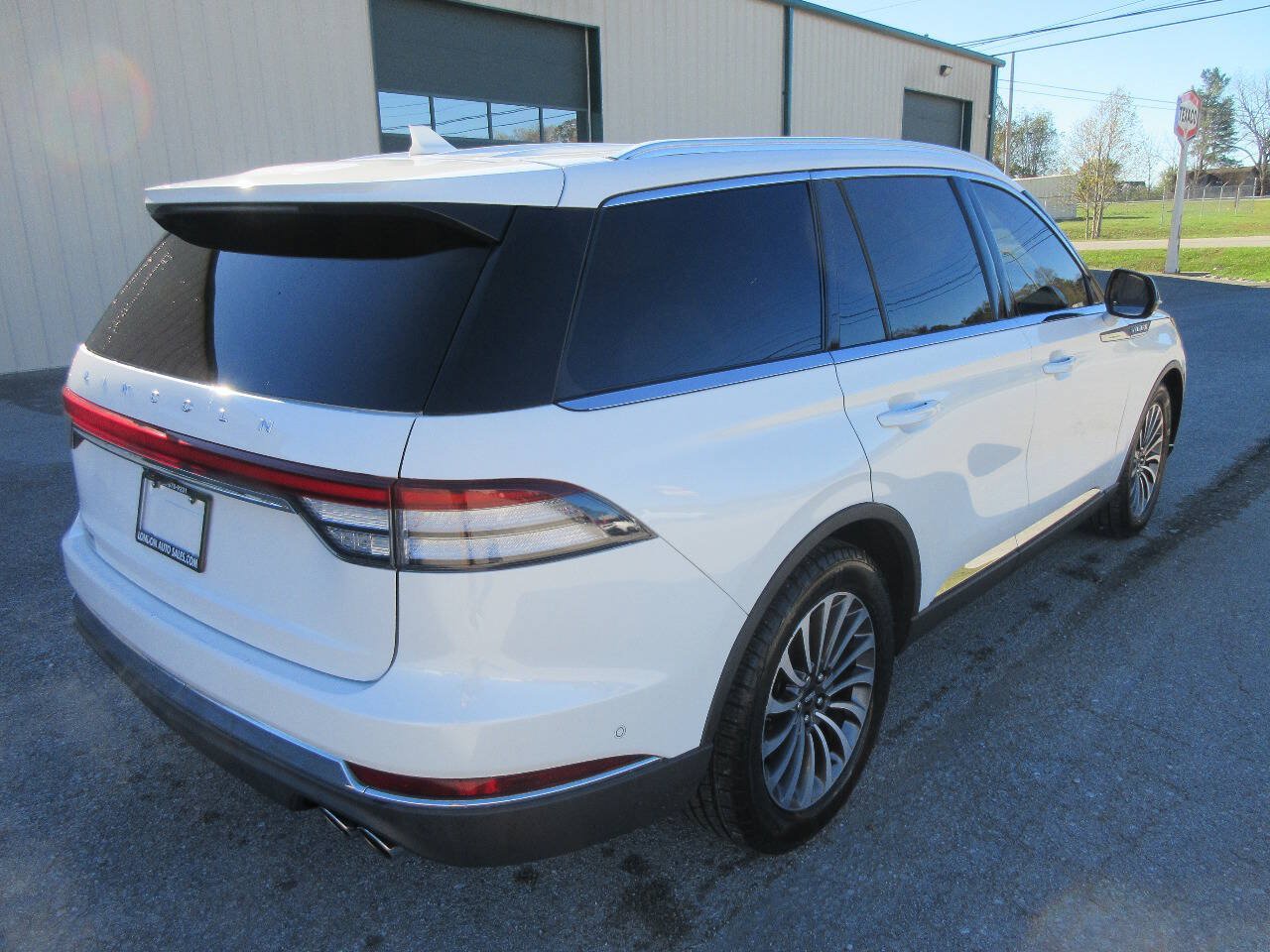 Used 2020 Lincoln Aviator Reserve w/ Equipment Group 201A RWD image 6