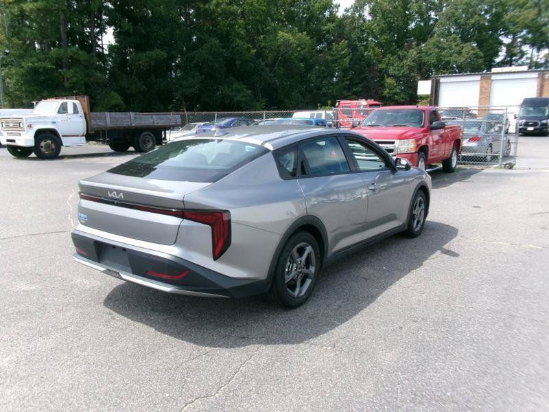 Used 2025 Kia K4 FWD image 6