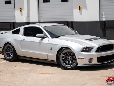 Used 2011 Ford Mustang Shelby GT500 w/ SVT Performance Pkg RWD image 34