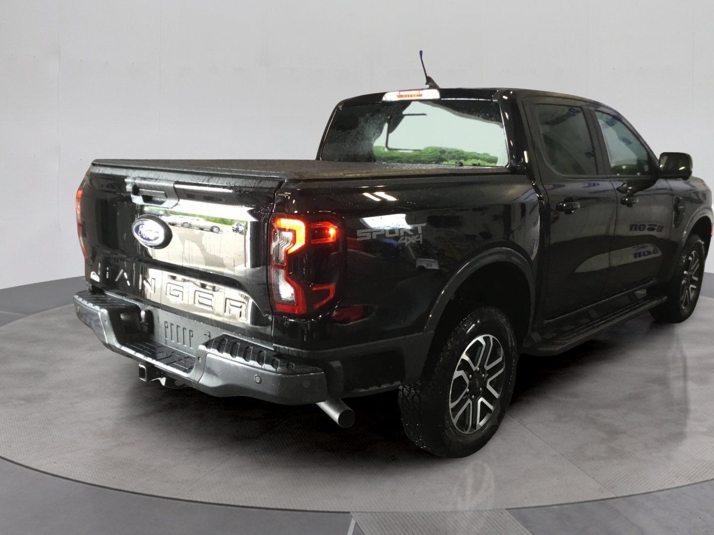 Used 2024 Ford Ranger Lariat w/ Advanced Towing Package AWD/4WD image 7