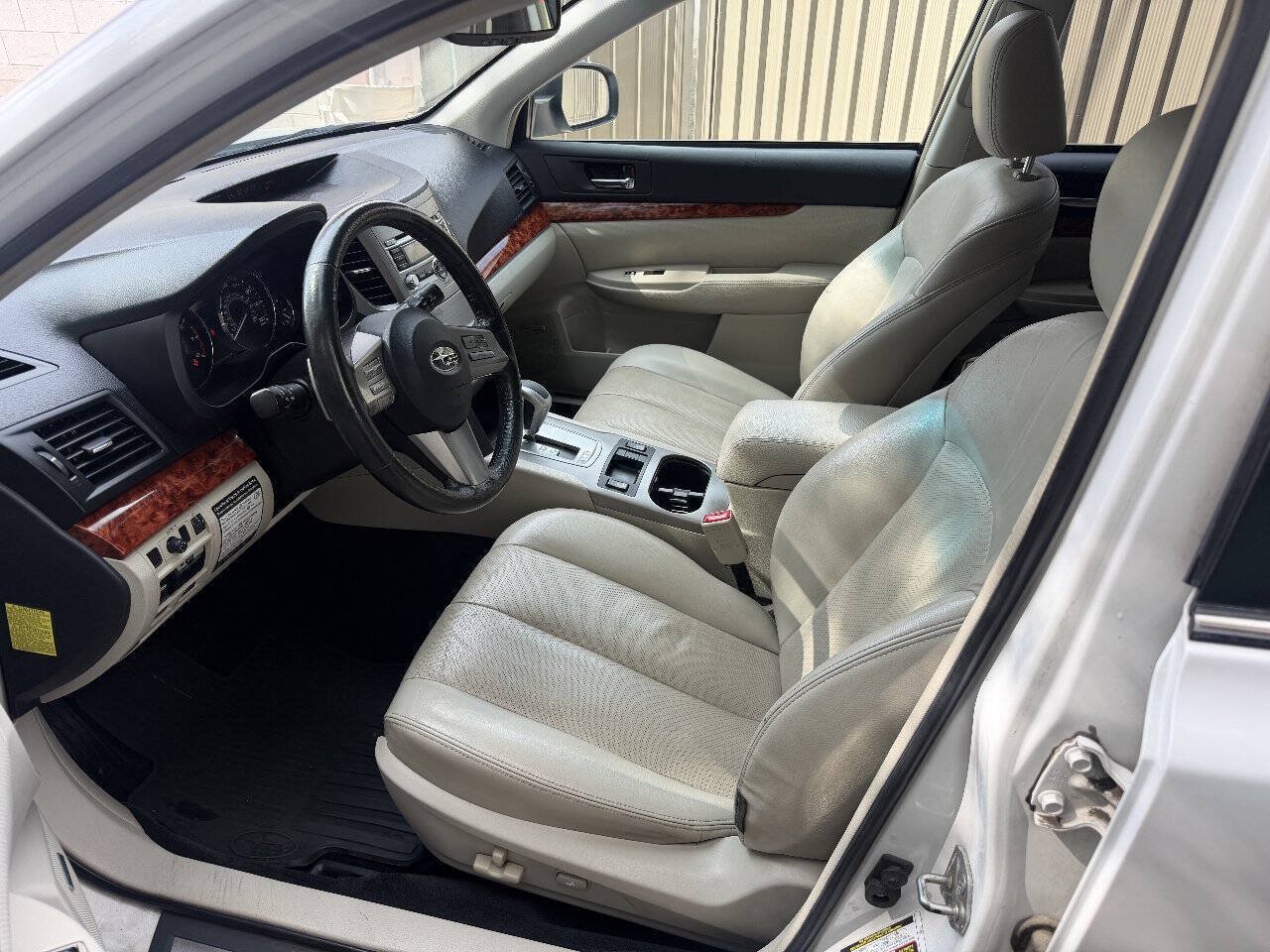 Used 2010 Subaru Outback 3.6R Limited AWD/4WD image 16
