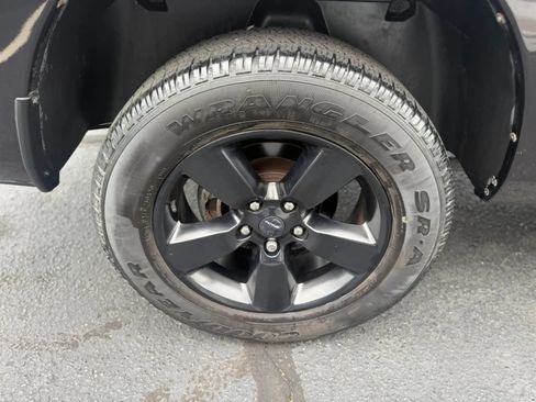 Used 2015 RAM 1500 Express w/ Black Ram 1500 Express Group AWD/4WD image 38