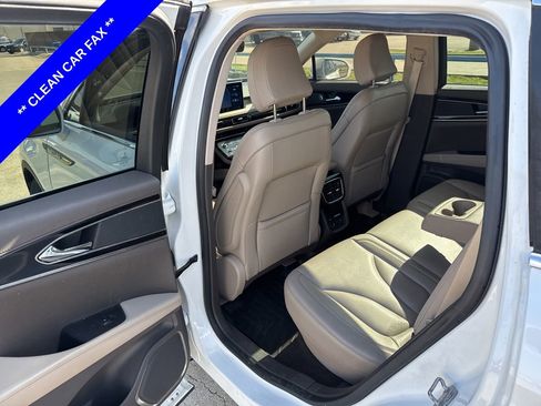 Used 2022 Lincoln Nautilus FWD w/ Premium Package image 7