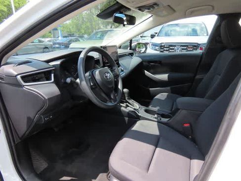 Used 2024 Toyota Corolla LE FWD image 2