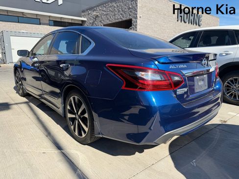 Used 2018 Nissan Altima 2.5 SR w/ Interior Lighting Package image 3