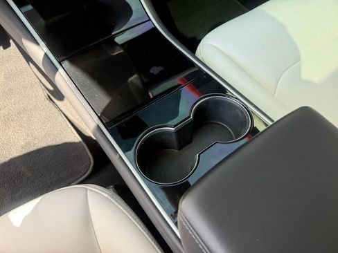 Used 2018 Tesla Model 3 Long Range image 33