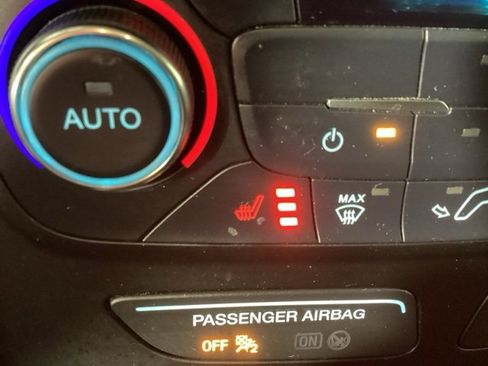 Used 2017 Ford Escape SE w/ SE Cold Weather Package image 22