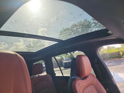 New 2025 Lincoln Aviator Reserve w/ Luxury Package image 23