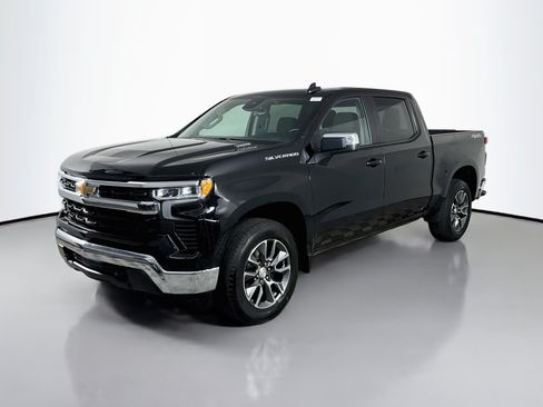 Used 2024 Chevrolet Silverado 1500 LT AWD/4WD image 4