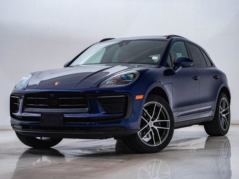 Certified 2025 Porsche Macan image 1