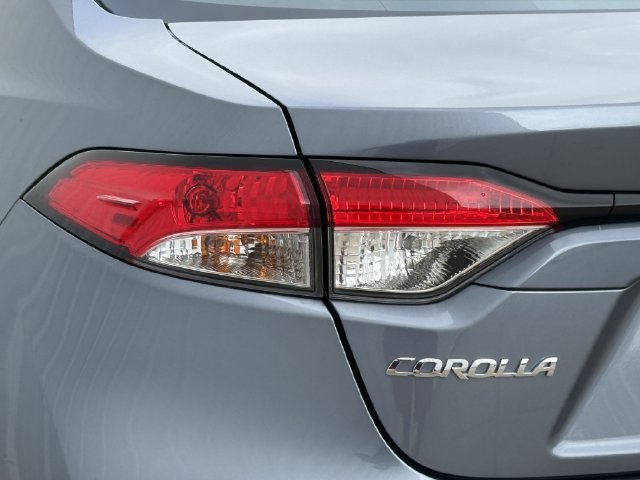 Used 2025 Toyota Corolla LE FWD image 6