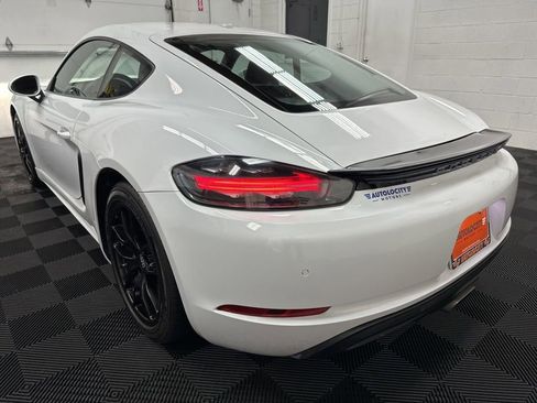 Used 2019 Porsche 718 Cayman RWD image 8