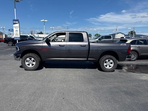 Used 2019 RAM 1500 Classic SLT AWD/4WD image 2