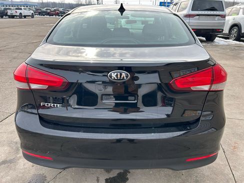 Used 2018 Kia Forte LX w/ LX Rear Camera Package image 3