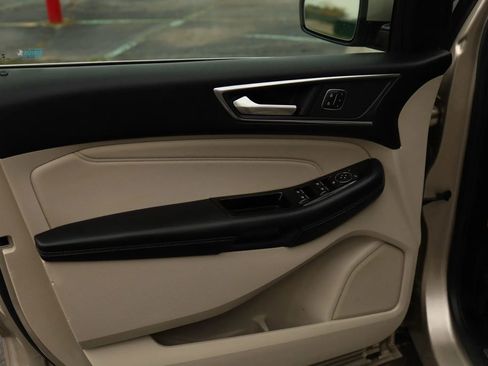 Used 2018 Ford Edge Titanium w/ Ford Safe & Smart Package AWD/4WD image 10