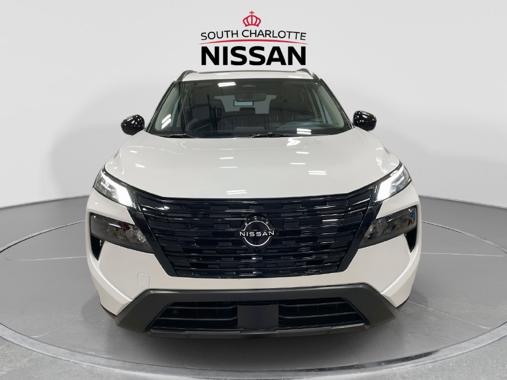 Used 2026 Nissan Rogue Dark Armor FWD image 2