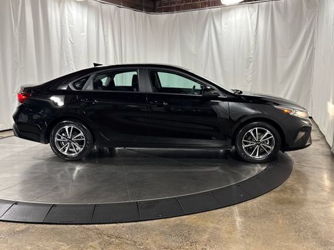 Certified 2023 Kia Forte LXS FWD image 9