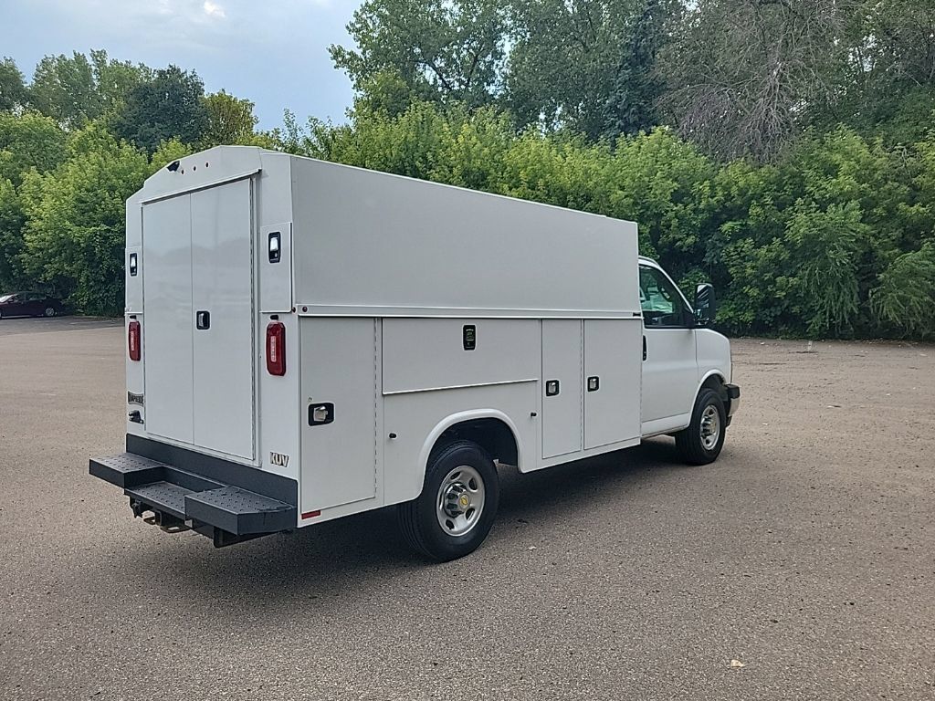 Used 2024 Chevrolet Express 3500 w/ Power Convenience Package RWD image 9