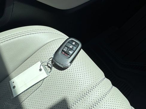 Used 2024 Honda HR-V EX-L image 40