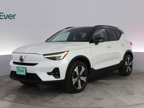 Used 2023 Volvo XC40 Recharge Plus AWD/4WD image 2