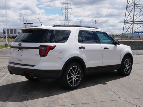 Used 2018 Ford Explorer Sport w/ Equipment Group 401A AWD/4WD image 4