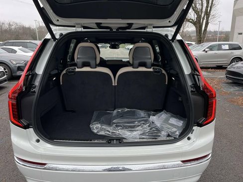 New 2026 Volvo XC90 B5 Core image 12