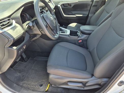 Used 2023 Toyota RAV4 LE AWD/4WD image 16