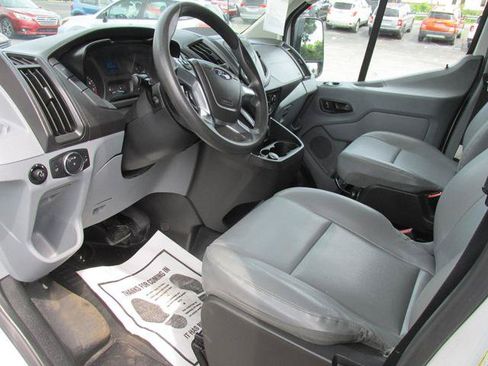 Used 2018 Ford Transit 250 148 Medium Roof RWD image 9
