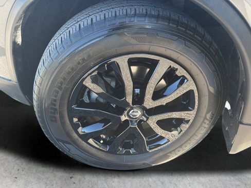 Used 2020 Nissan Rogue SV FWD image 53