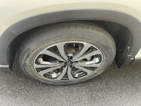 Certified 2023 Subaru Forester Limited image 9