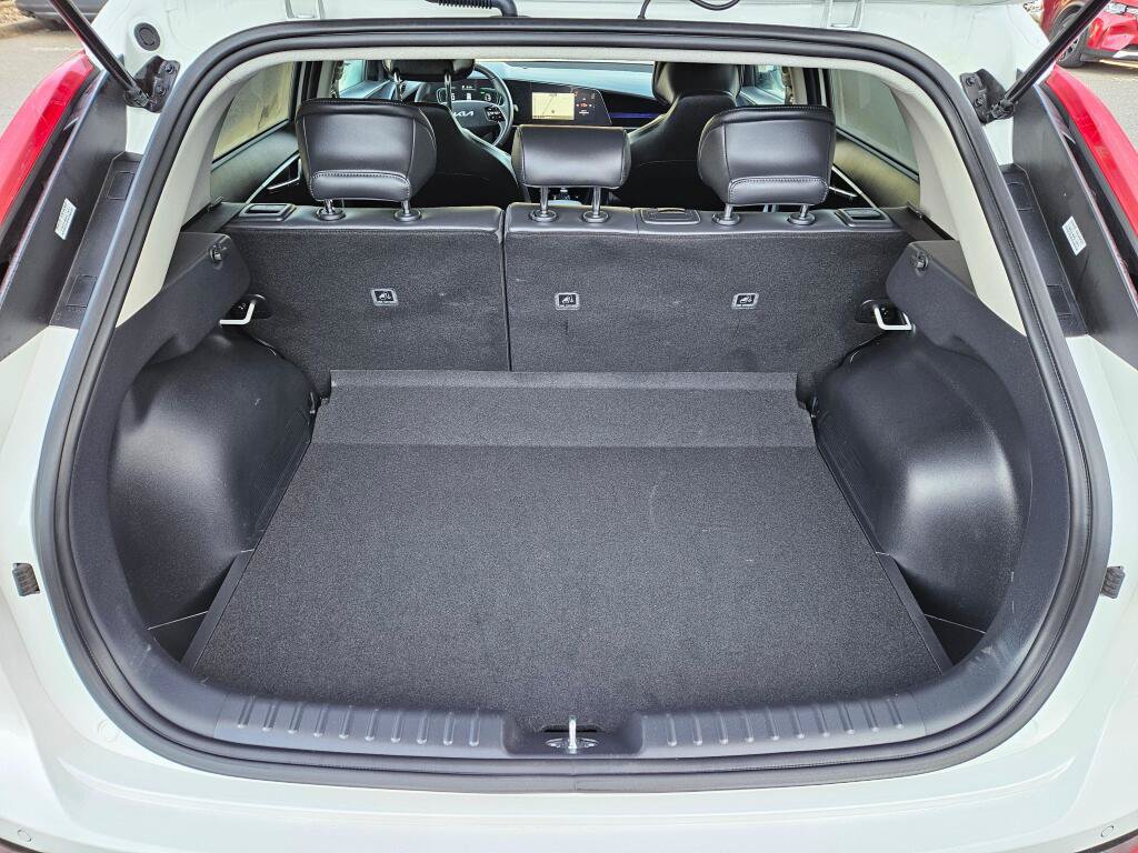 Used 2025 Kia Niro EX Touring FWD image 11