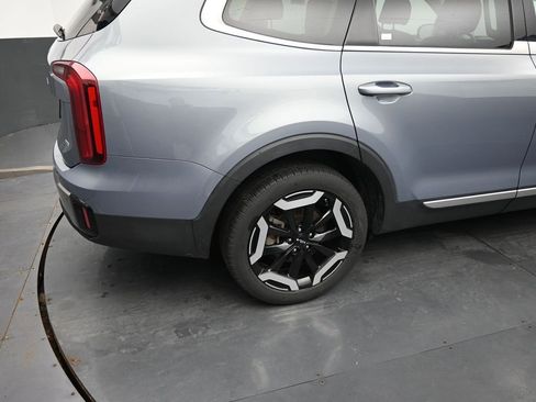 Used 2025 Kia Telluride S image 13