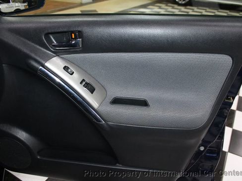 Used 2005 Toyota Matrix image 25