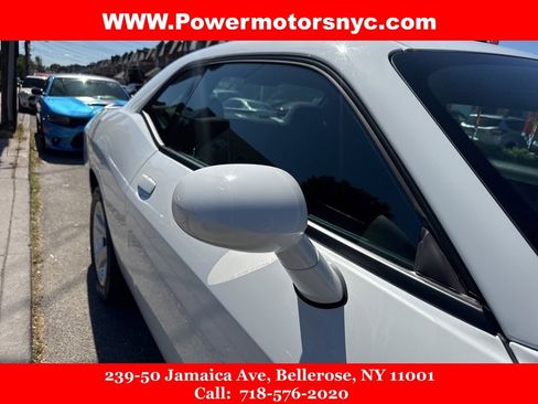 Used 2023 Dodge Challenger SXT image 11