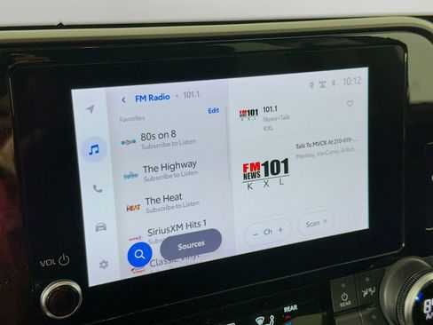 Used 2023 Toyota Highlander XLE image 15