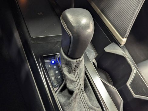 Used 2025 Toyota Camry SE image 13