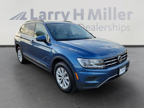 Used 2018 Volkswagen Tiguan SE w/ Panoramic Sunroof Package image 8