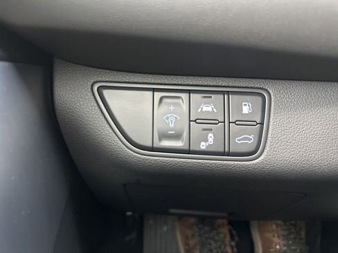 Used 2020 Genesis G70 2.0T image 21